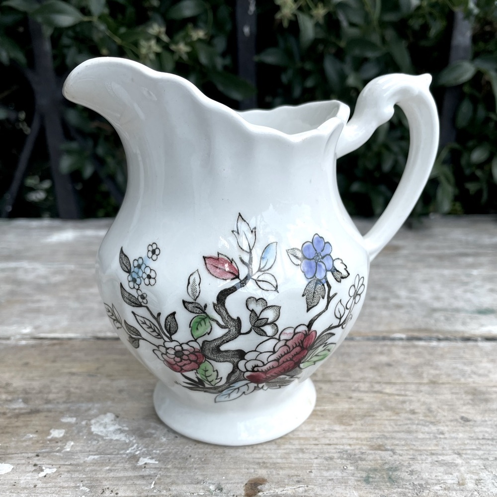 J & G MEAKIN England Classic White KASHMIR creamer